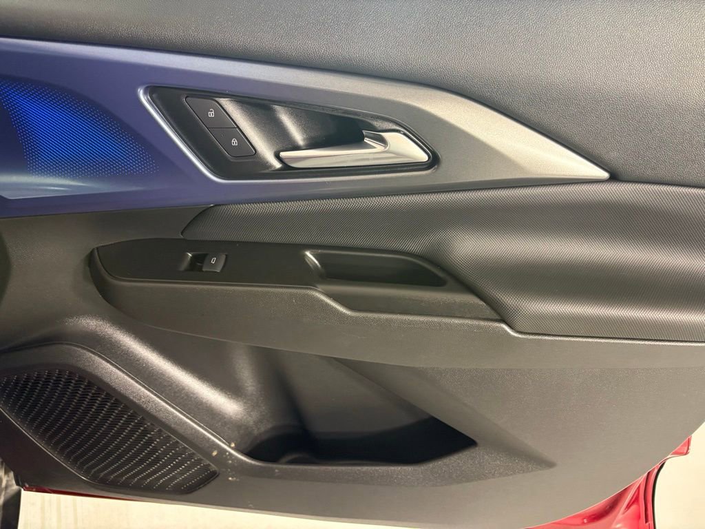 Used 2025 Chevrolet Equinox EV LT w/ Convenience Package image 14