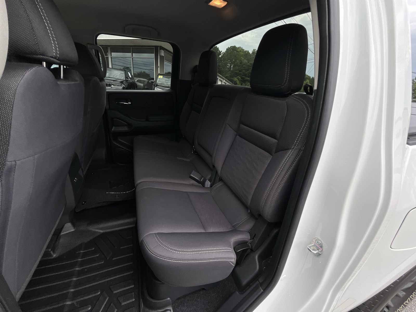Used 2024 Nissan Frontier SV RWD image 25