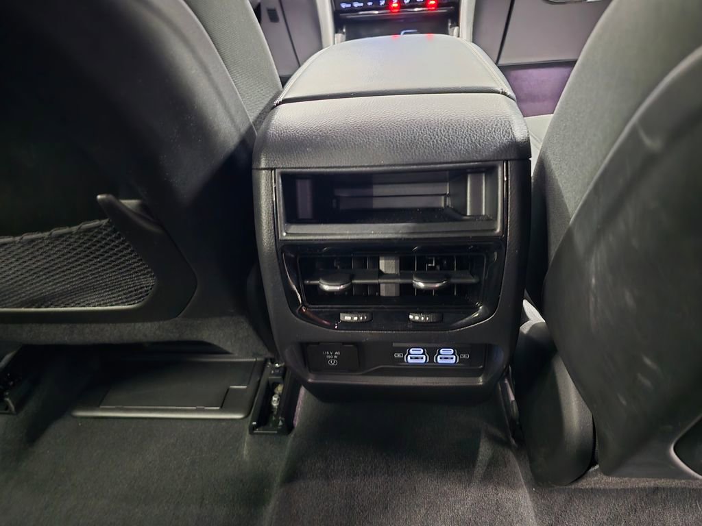 Certified 2024 Jeep Grand Cherokee Laredo w/ Luxury Tech Group I AWD/4WD image 32