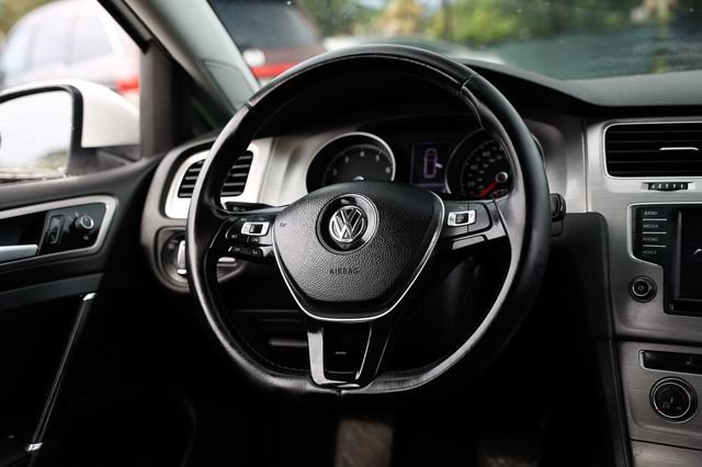 Used 2017 Volkswagen Golf SE FWD image 31