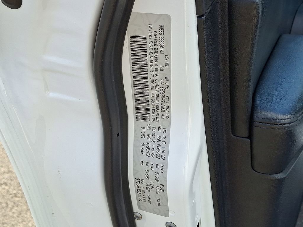 Used 2017 Jeep Cherokee Overland w/ Technology Group image 28