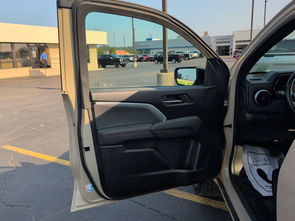 Used 2023 Chevrolet Colorado Z71 w/ Z71 Convenience Package 2 AWD/4WD image 17