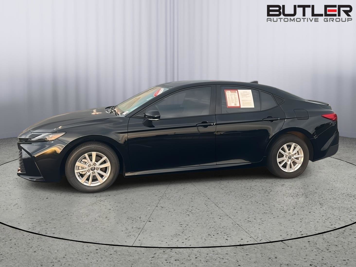 Used 2025 Toyota Camry LE w/ Convenience Package FWD image 3