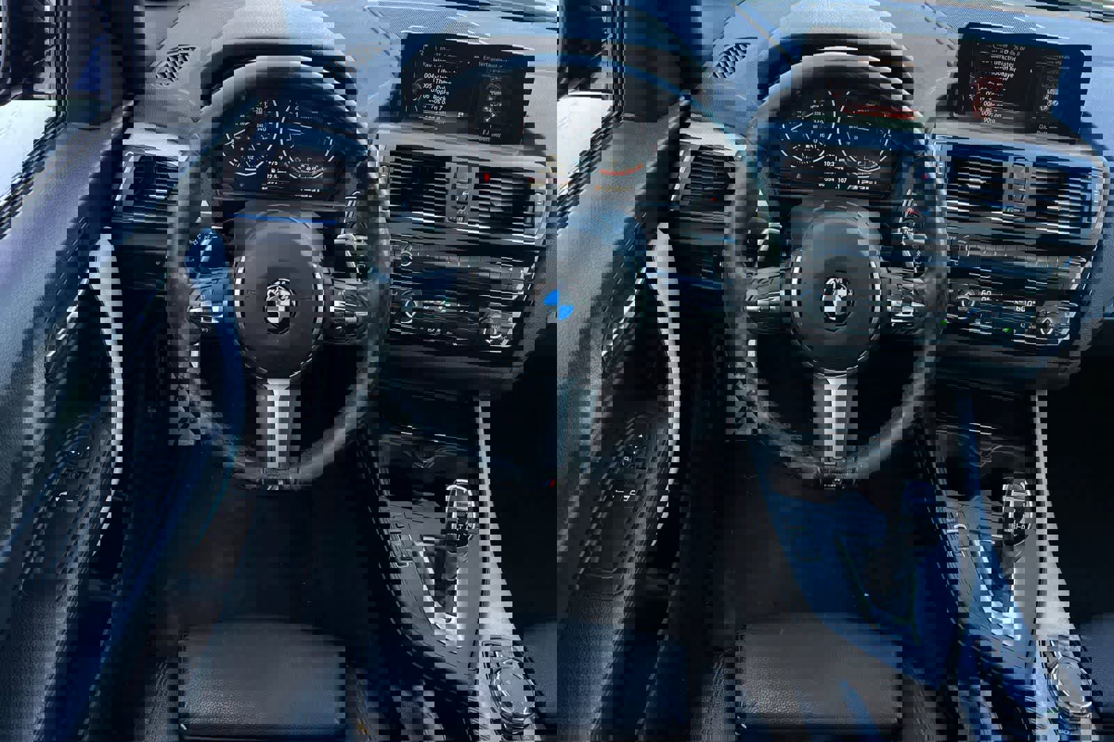 Used 2016 BMW M235i Coupe image 16