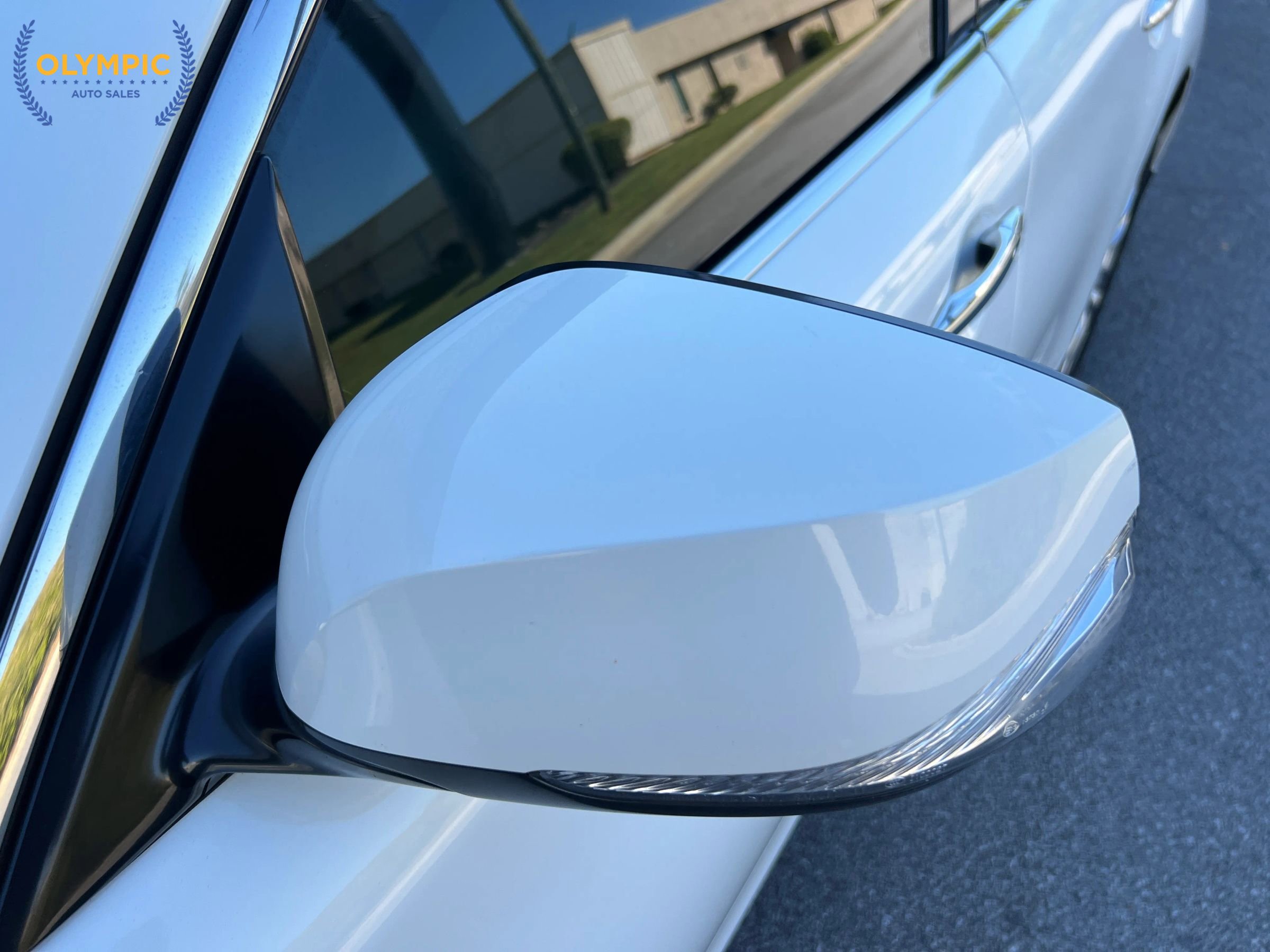 Used 2015 INFINITI Q70 3.7 RWD image 18