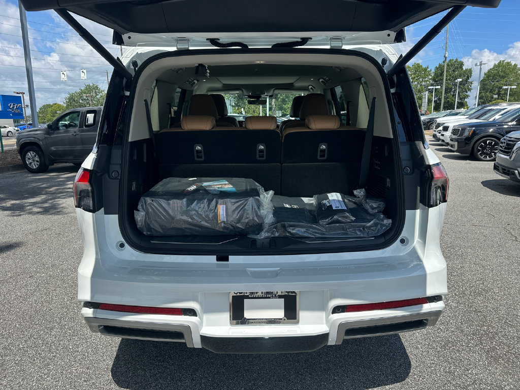New 2027 INFINITI QX80 Luxe w/ Cargo Package RWD image 15