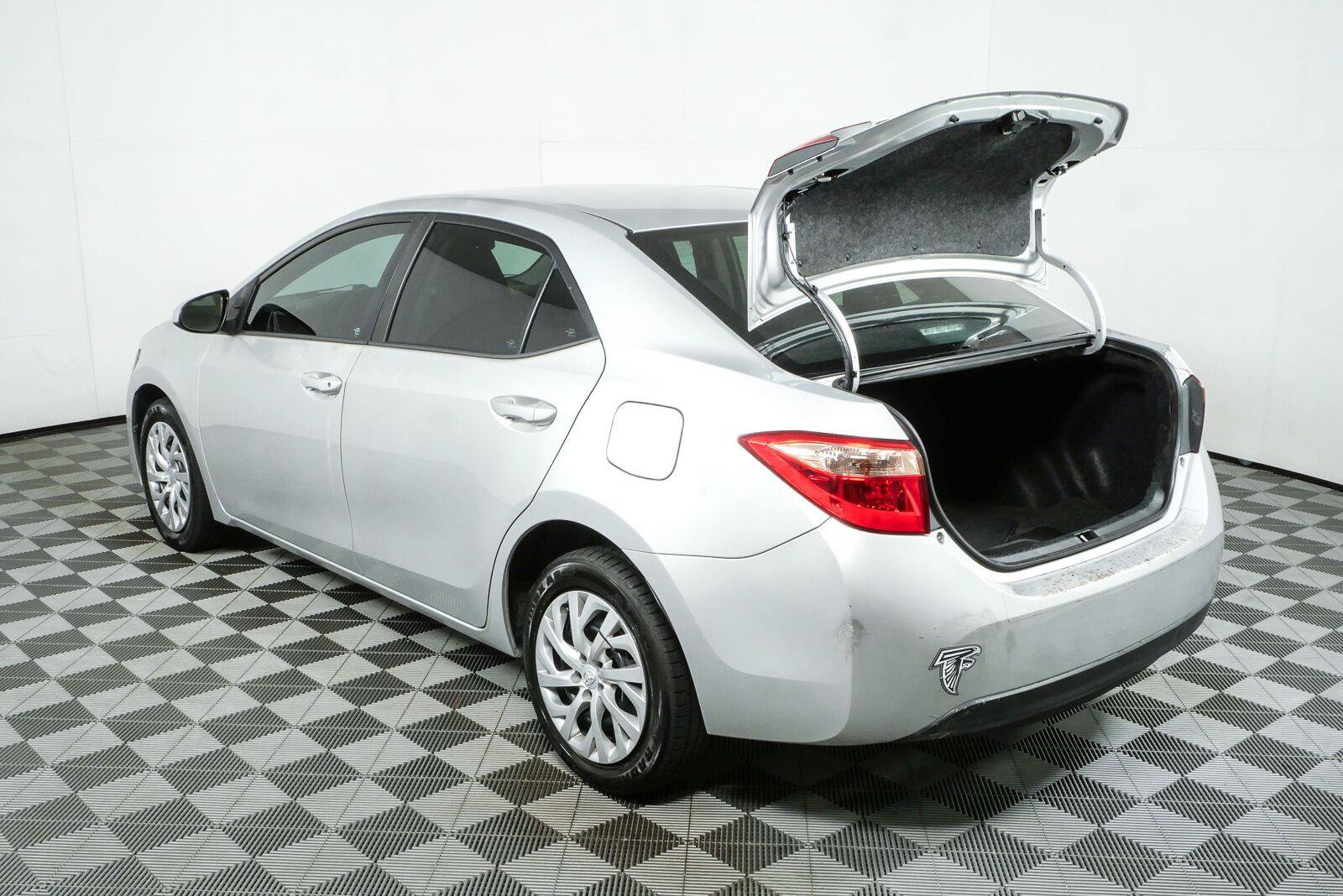 Used 2017 Toyota Corolla LE FWD image 29