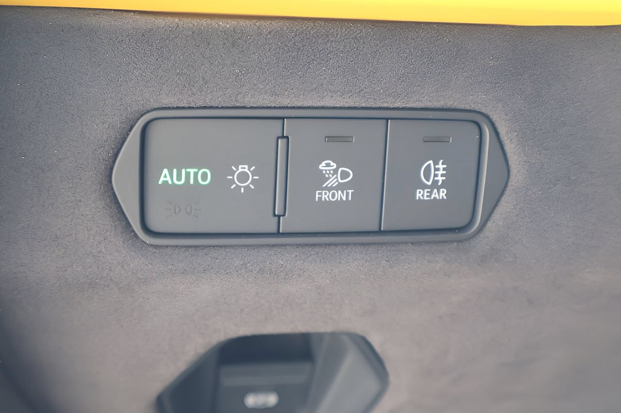 Used 2025 Lamborghini Revuelto AWD/4WD image 16