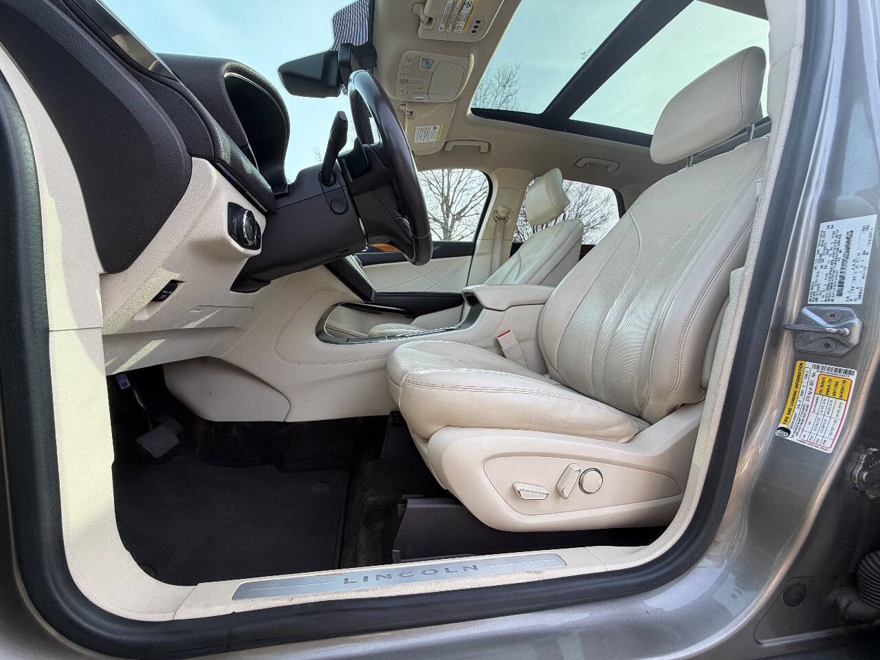 Used 2016 Lincoln MKC Reserve image 24