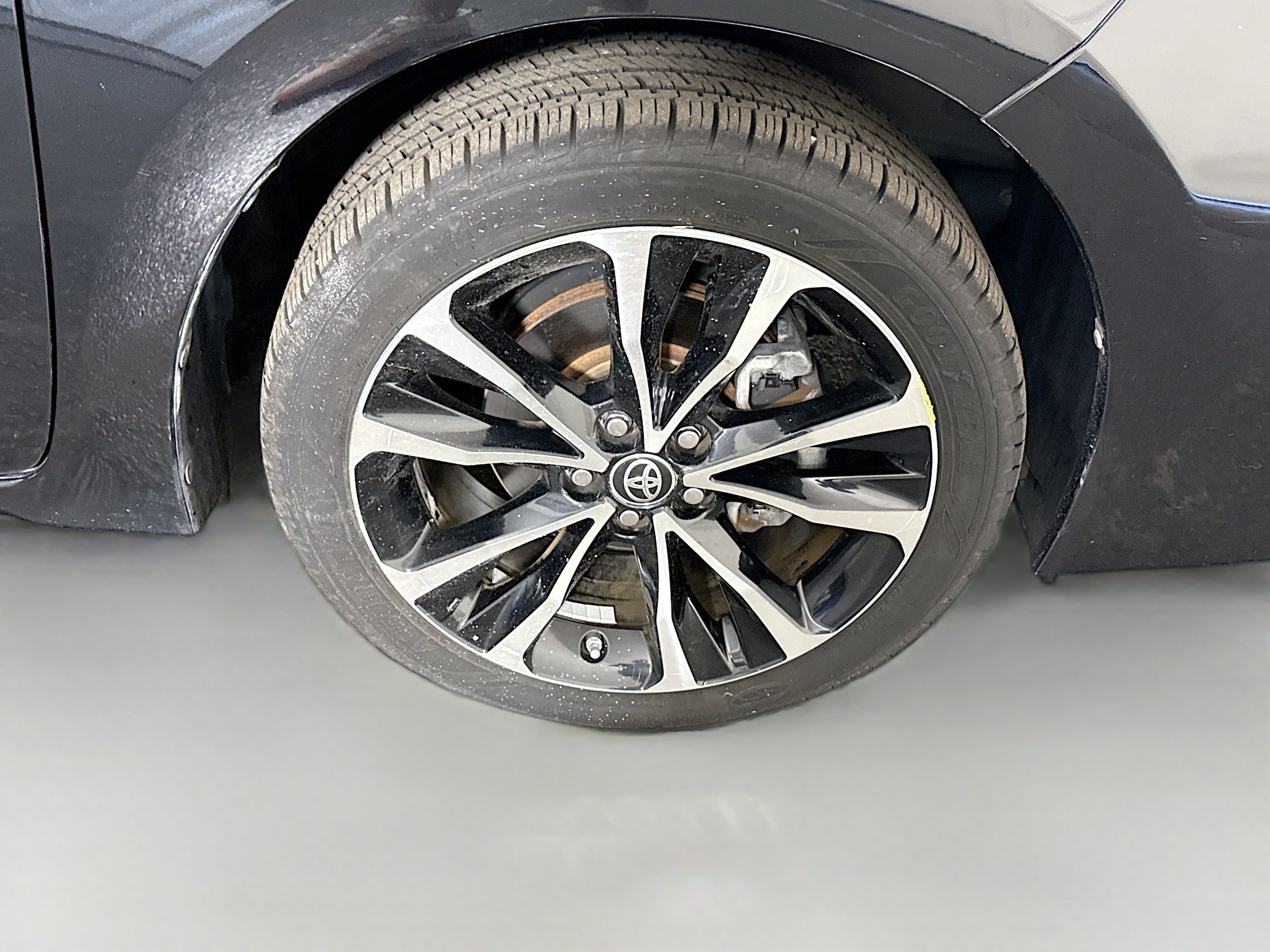 Used 2018 Toyota Corolla SE FWD image 31
