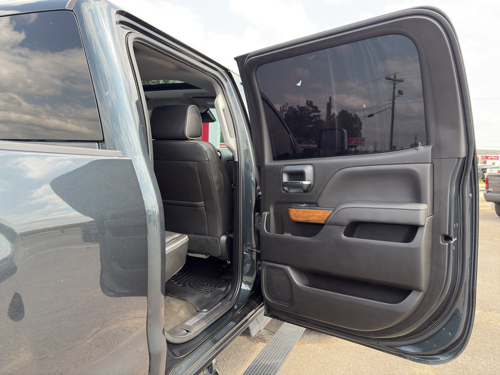 Used 2018 Chevrolet Silverado 2500 High Country w/ Duramax Plus Package AWD/4WD image 21