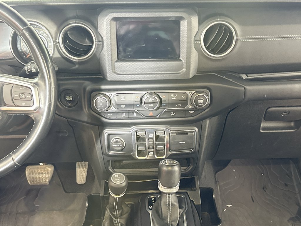 Used 2019 Jeep Wrangler Unlimited Sahara AWD/4WD image 20