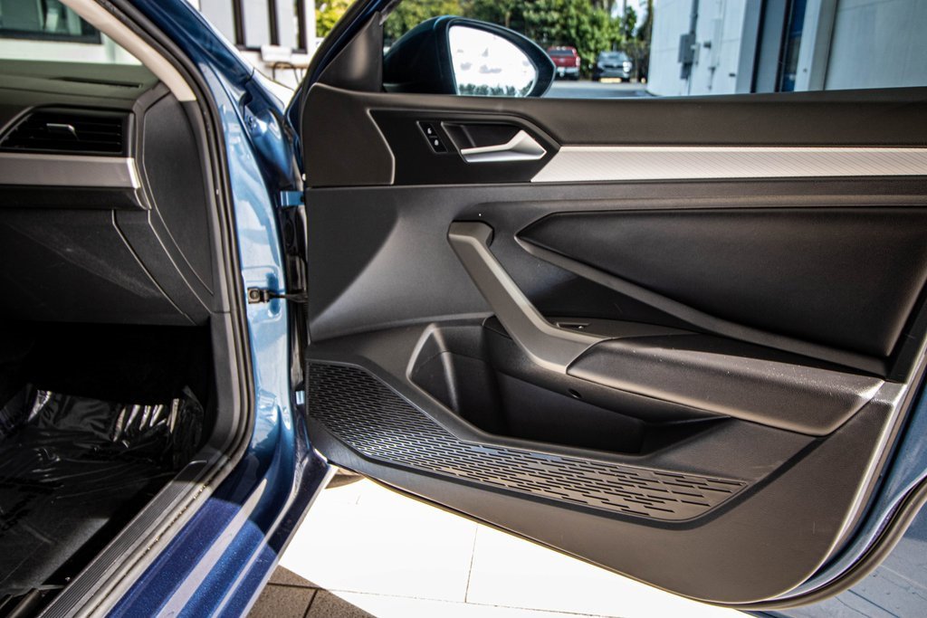 Used 2019 Volkswagen Jetta SE image 39