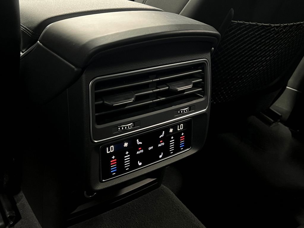 Used 2021 Audi Q7 3.0T Prestige w/ Prestige Package AWD/4WD image 28