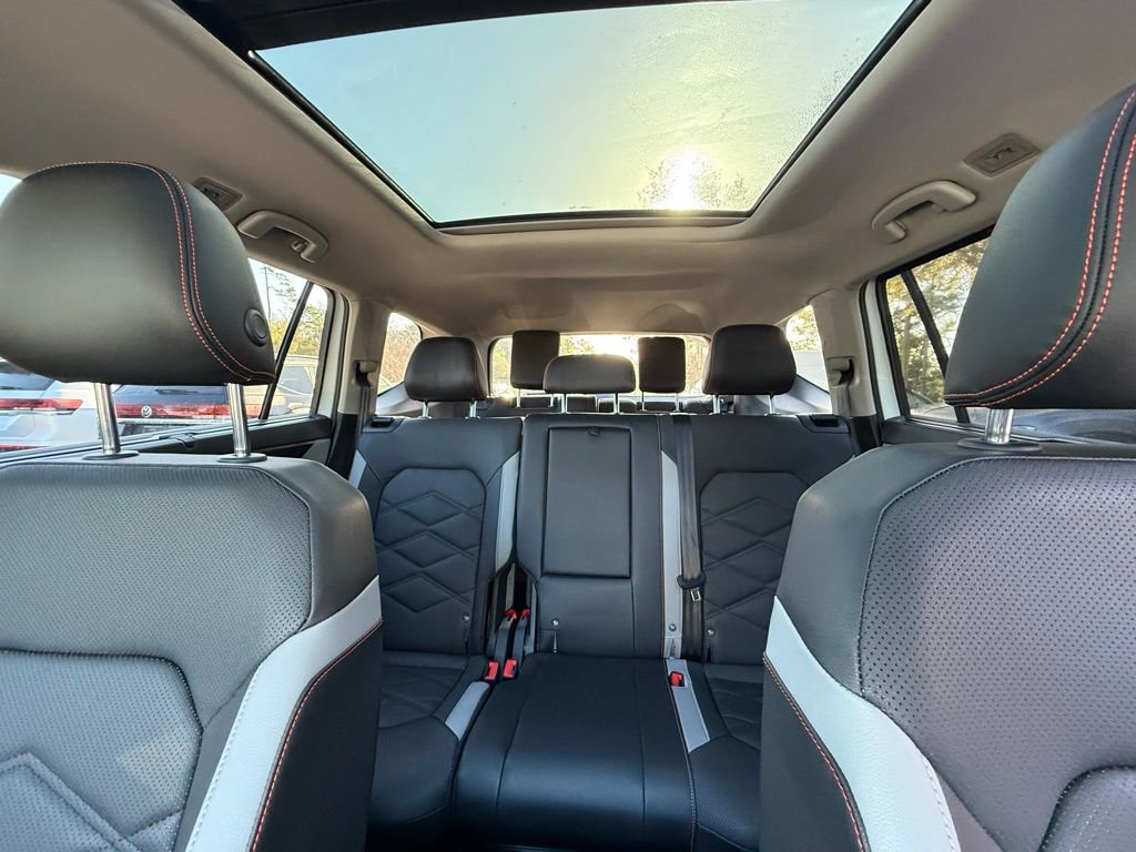 Used 2025 Volkswagen Atlas Peak Edition SE image 23