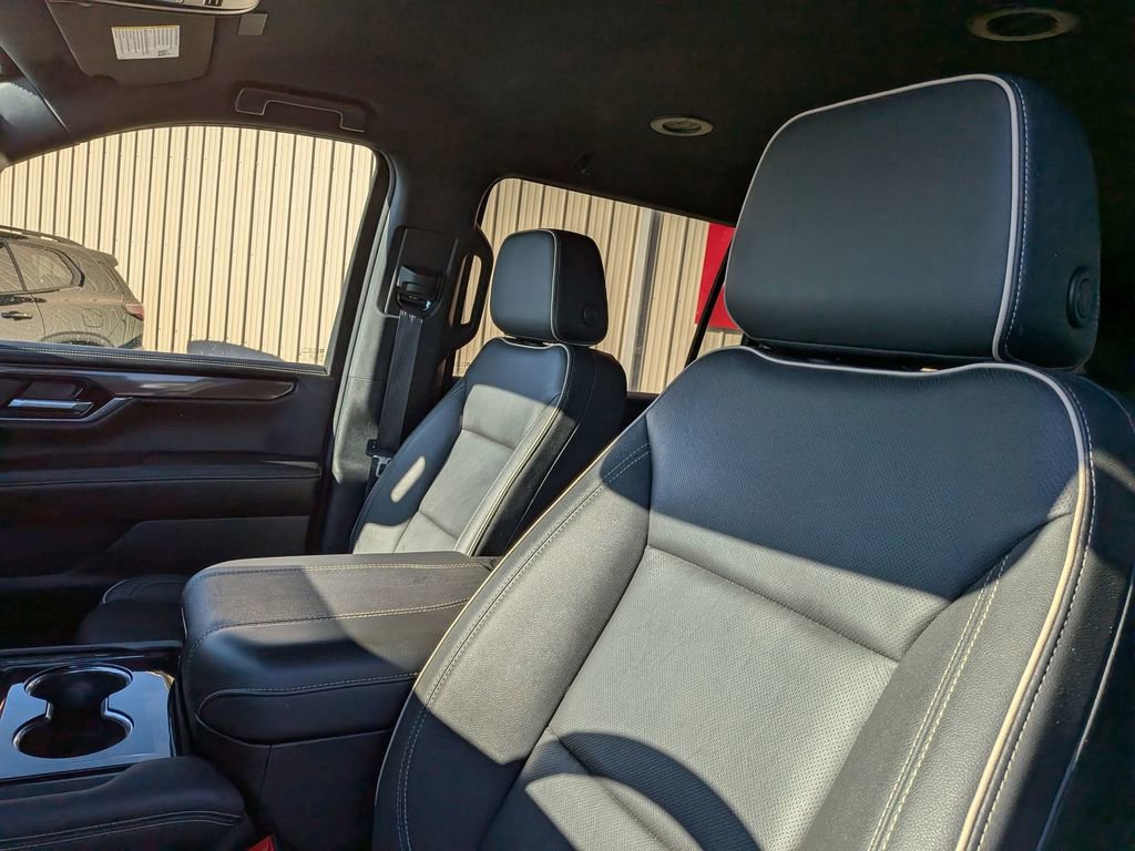Certified 2025 GMC Yukon XL Elevation image 13