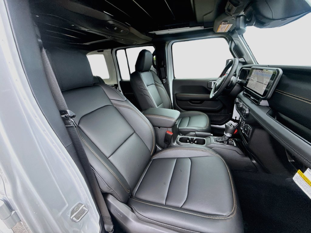 New 2027 Jeep Wrangler Unlimited Sahara AWD/4WD image 32