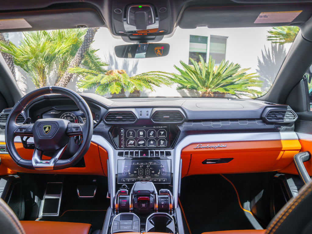 Used 2022 Lamborghini Urus AWD/4WD image 7