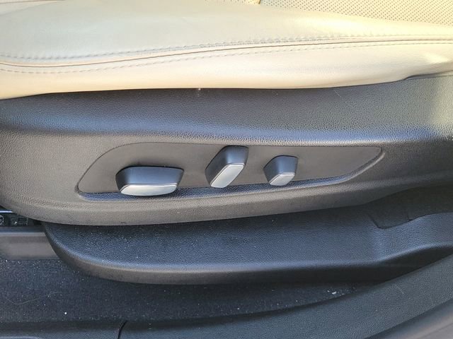 Used 2018 Cadillac XT5 Luxury w/ Driver Awareness Package image 26