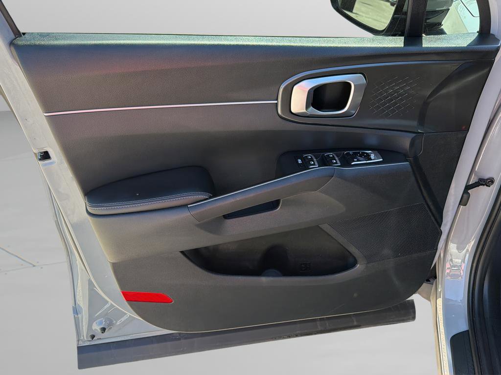 Used 2025 Kia Sorento S w/ Panoramic Sunroof Package FWD image 18