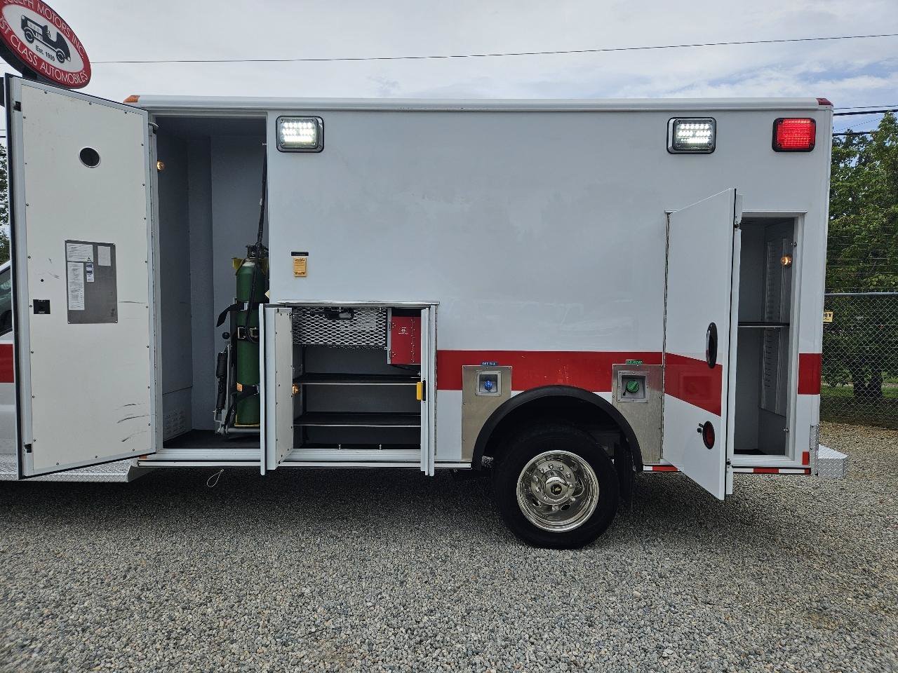Used 2013 Ford F450 XLT w/ Ambulance Preparation Pkg RWD image 34