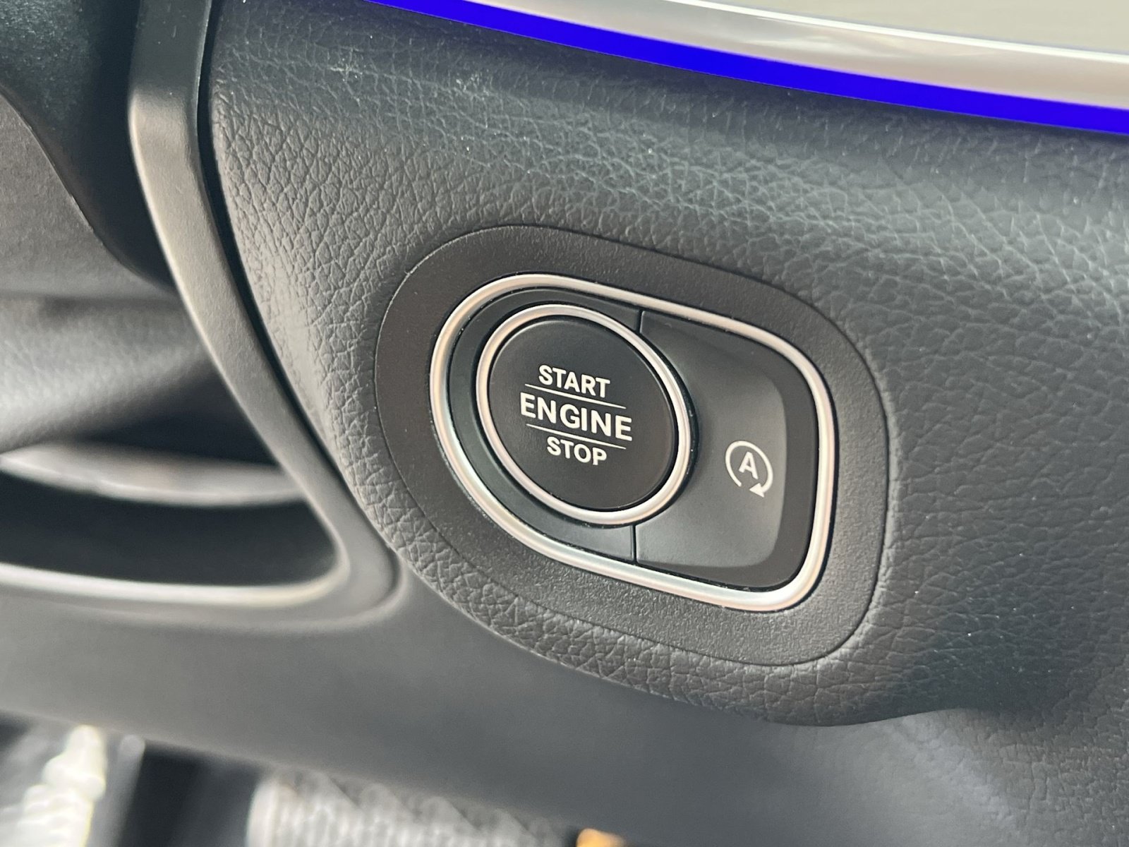 Used 2025 Mercedes-Benz GLE 350 4MATIC image 37