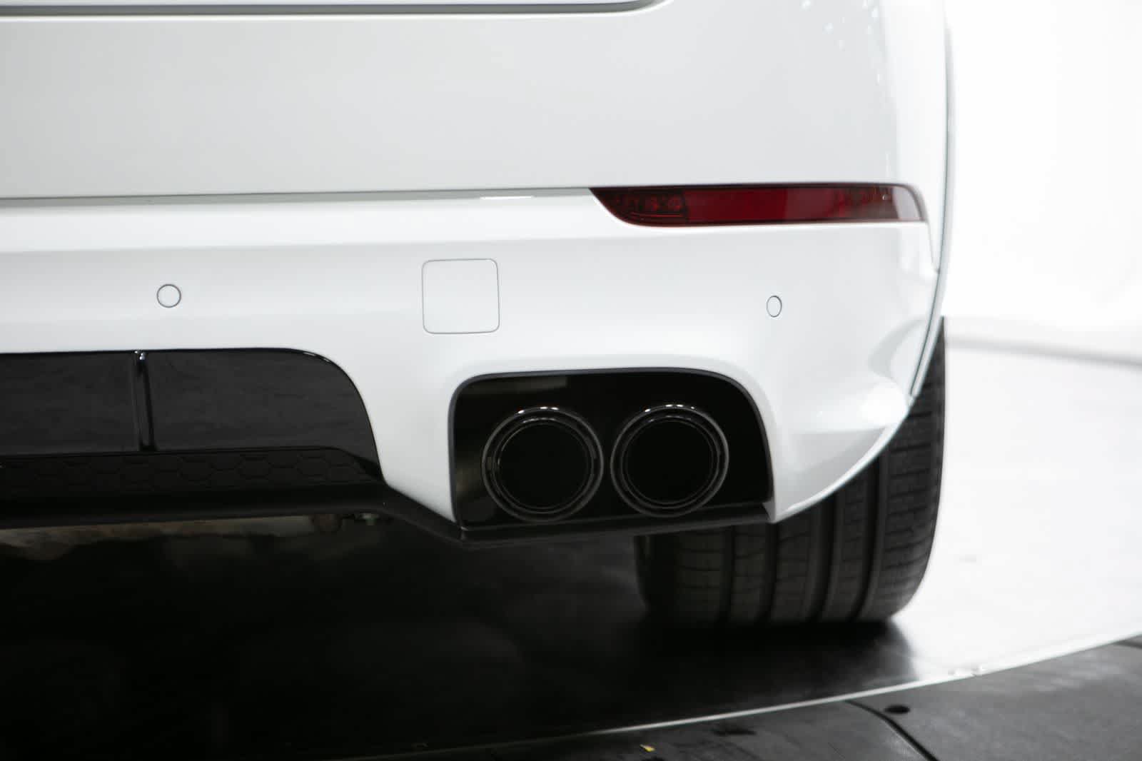 Certified 2023 Porsche Cayenne GTS w/ Premium Package Plus AWD/4WD image 20