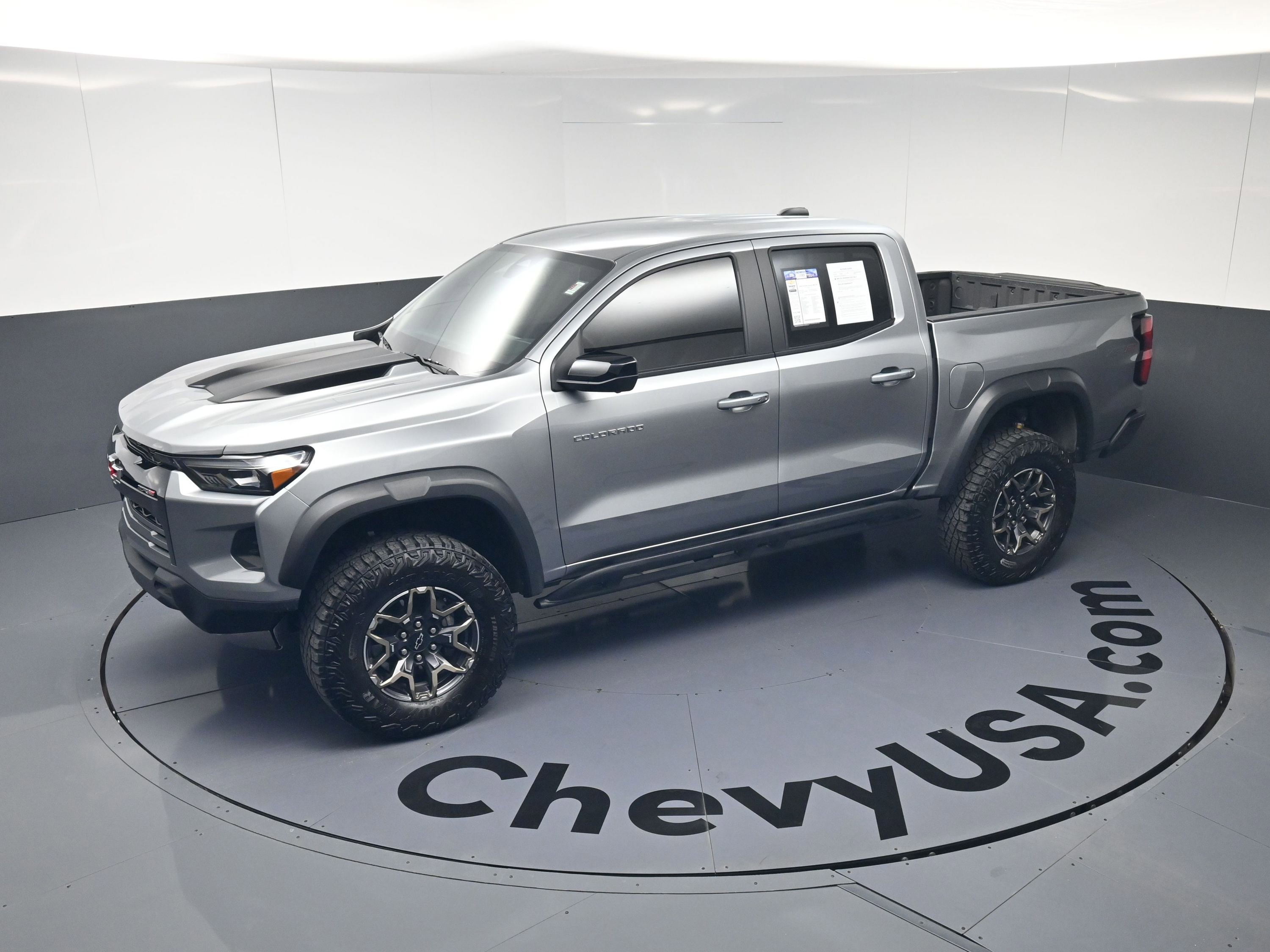 Used 2024 Chevrolet Colorado ZR2 w/ Technology Package image 29