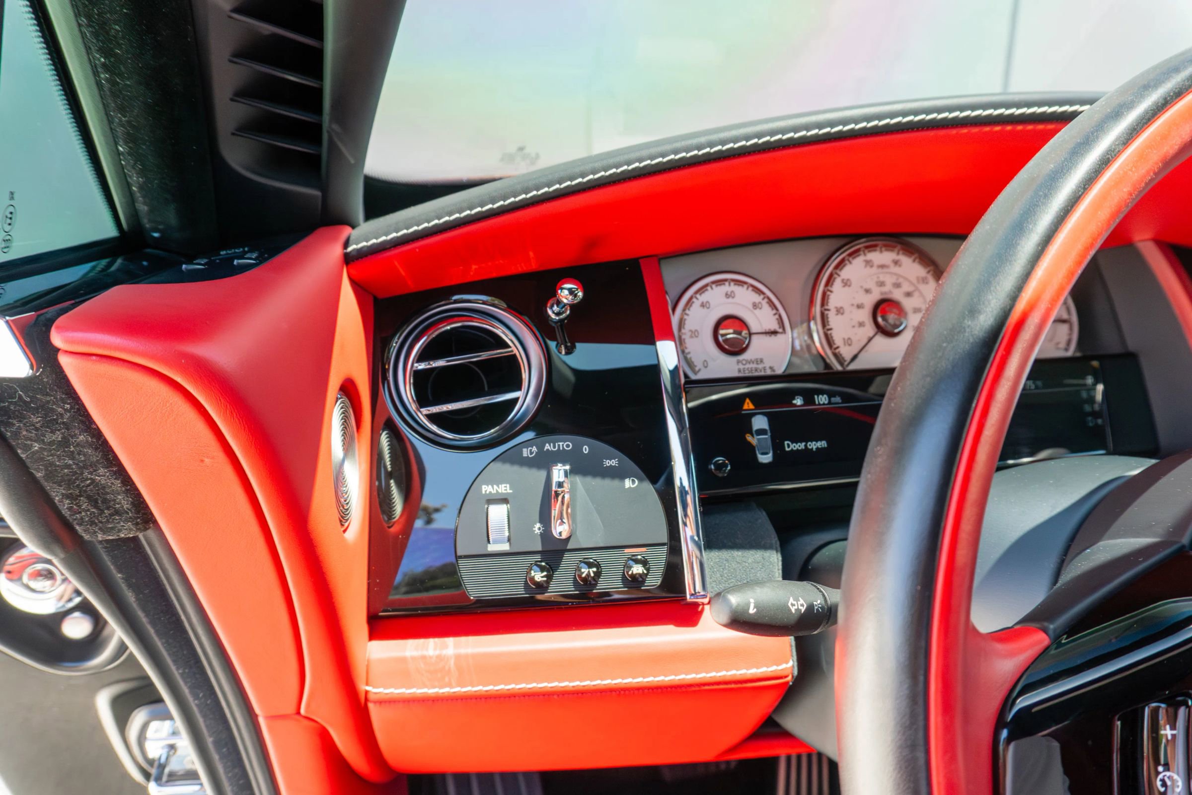 Used 2019 Rolls-Royce Dawn RWD image 83