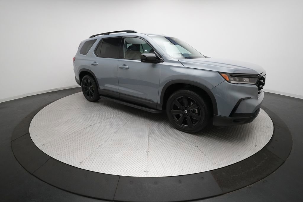 Certified 2025 Honda Pilot Black Edition image 38