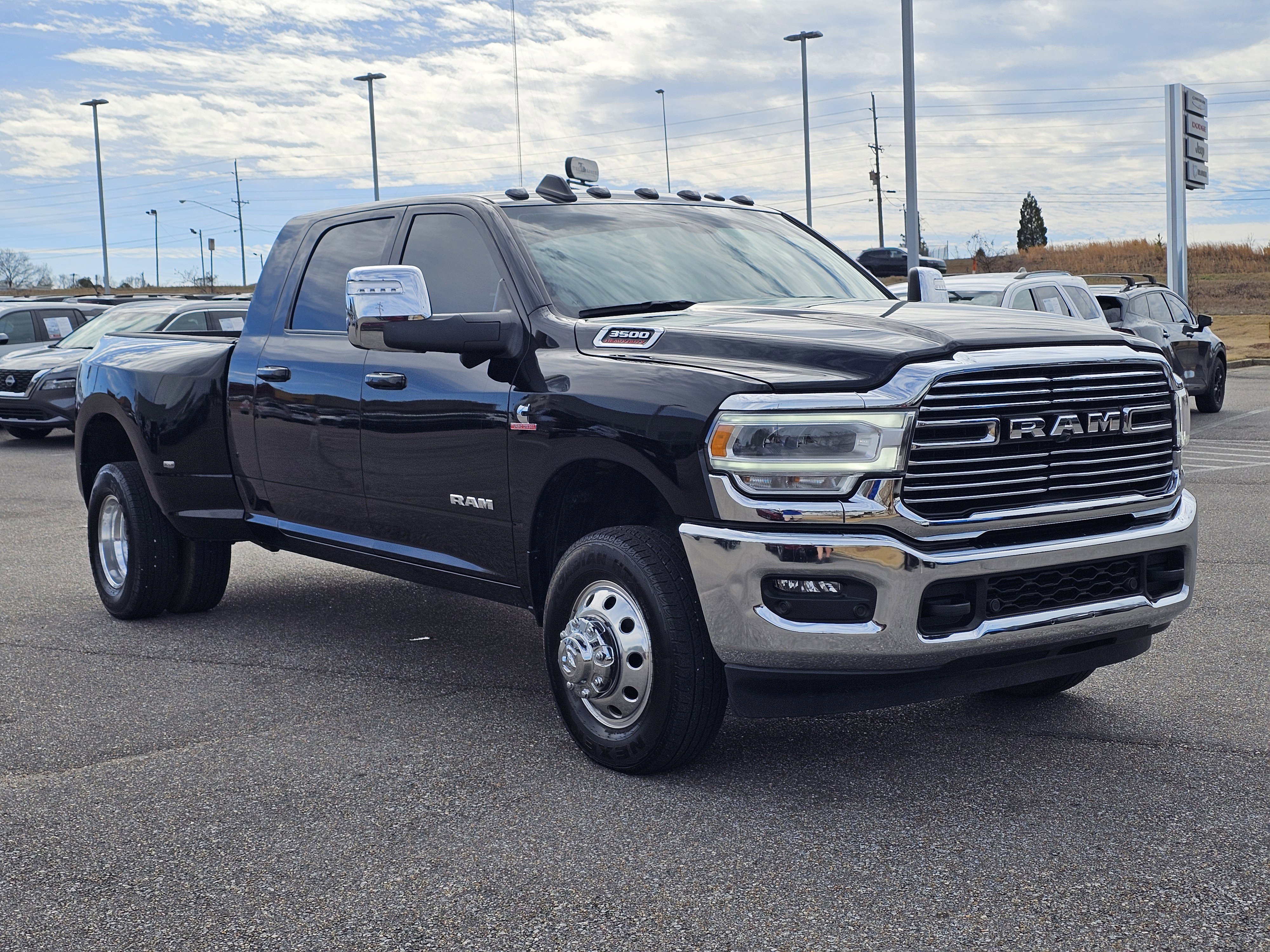 Used 2024 RAM 3500 Laramie w/ Towing Technology Group image 5