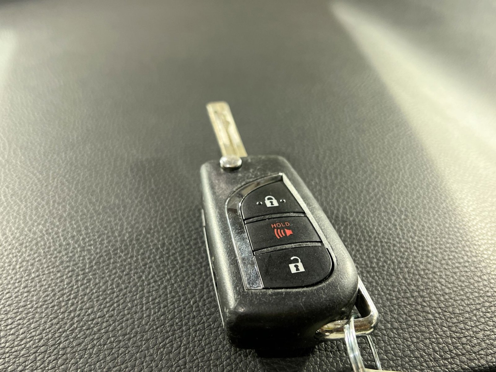 Used 2021 Toyota RAV4 LE AWD/4WD image 27