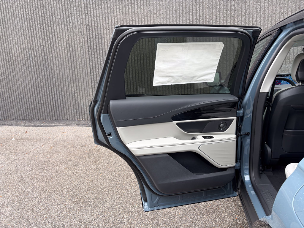New 2026 Lincoln Nautilus Reserve w/ Jet Appearance Package AWD/4WD image 21