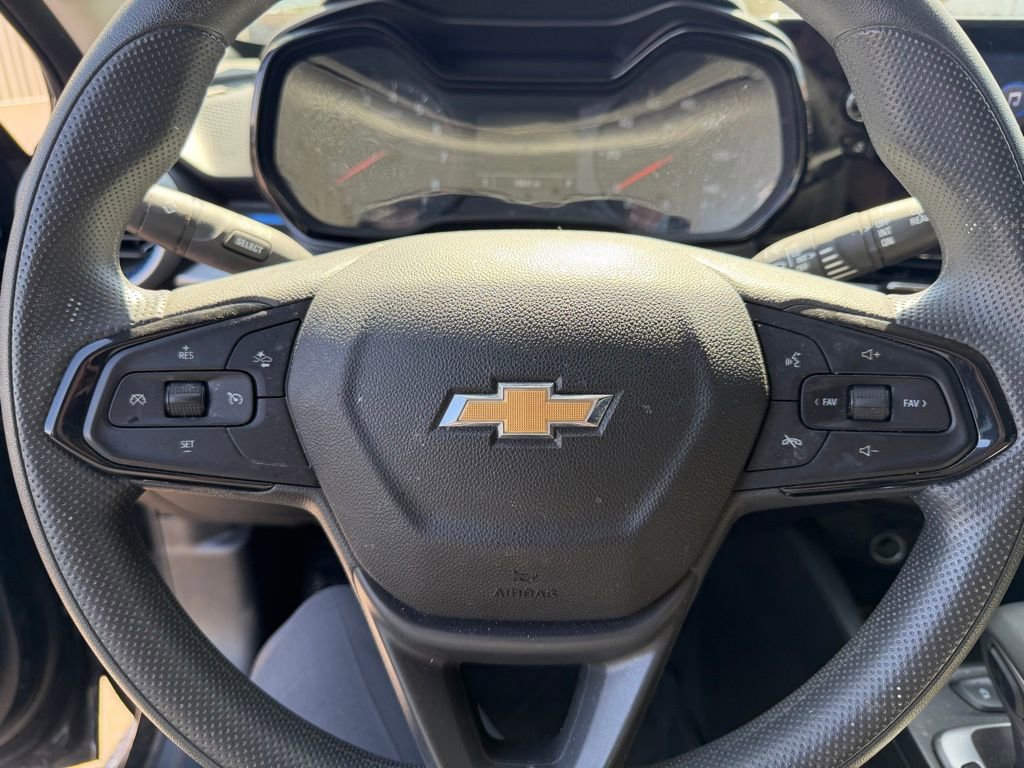 Used 2025 Chevrolet Trax LS image 10