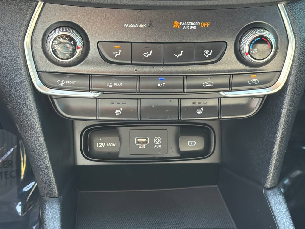 Used 2019 Hyundai Santa Fe SEL FWD image 28