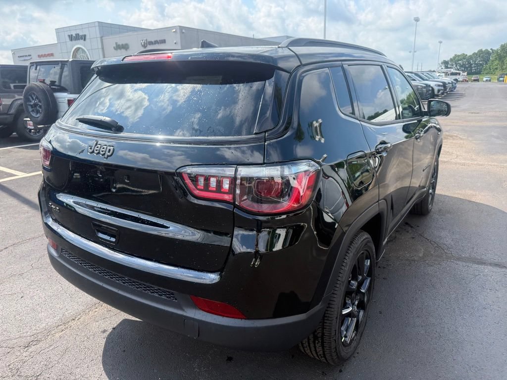 New 2026 Jeep Compass Latitude AWD/4WD image 3