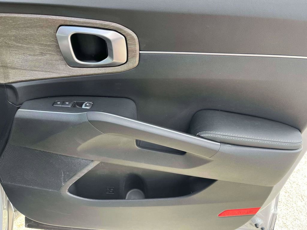 Used 2023 Kia Sorento X-Line EX image 10