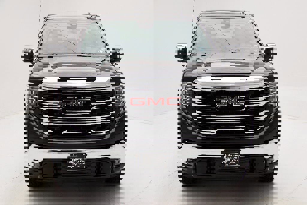 Used 2023 GMC Sierra 1500 SLT w/ X31 Off-Road Package image 3