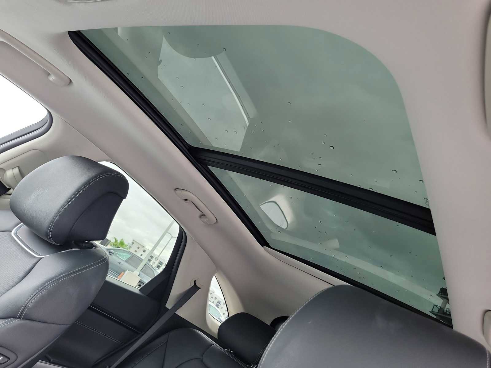 Used 2023 Genesis GV70 2.5T w/ Select Package image 18