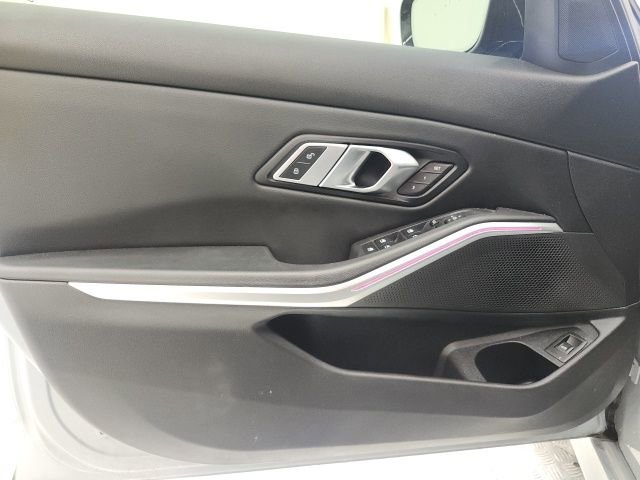 Used 2023 BMW 330i Sedan w/ M Sport Package image 11