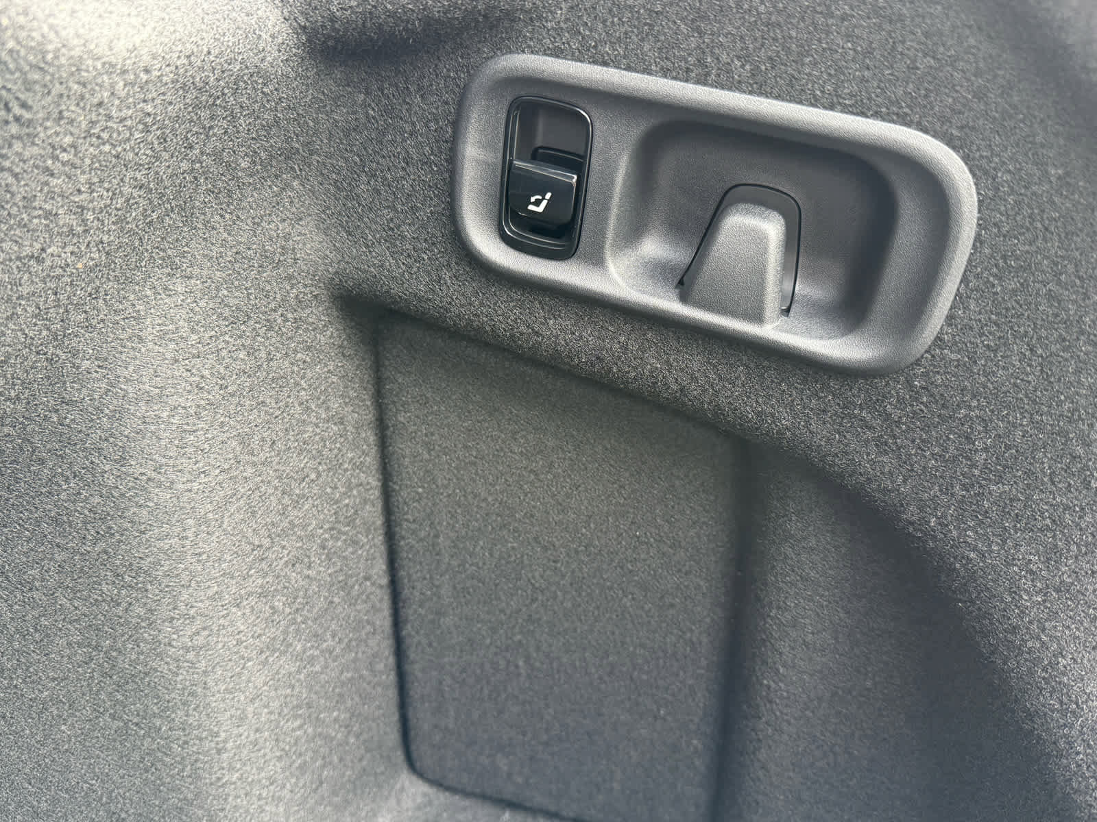 Used 2025 Mercedes-Benz C 300 4MATIC Sedan image 34