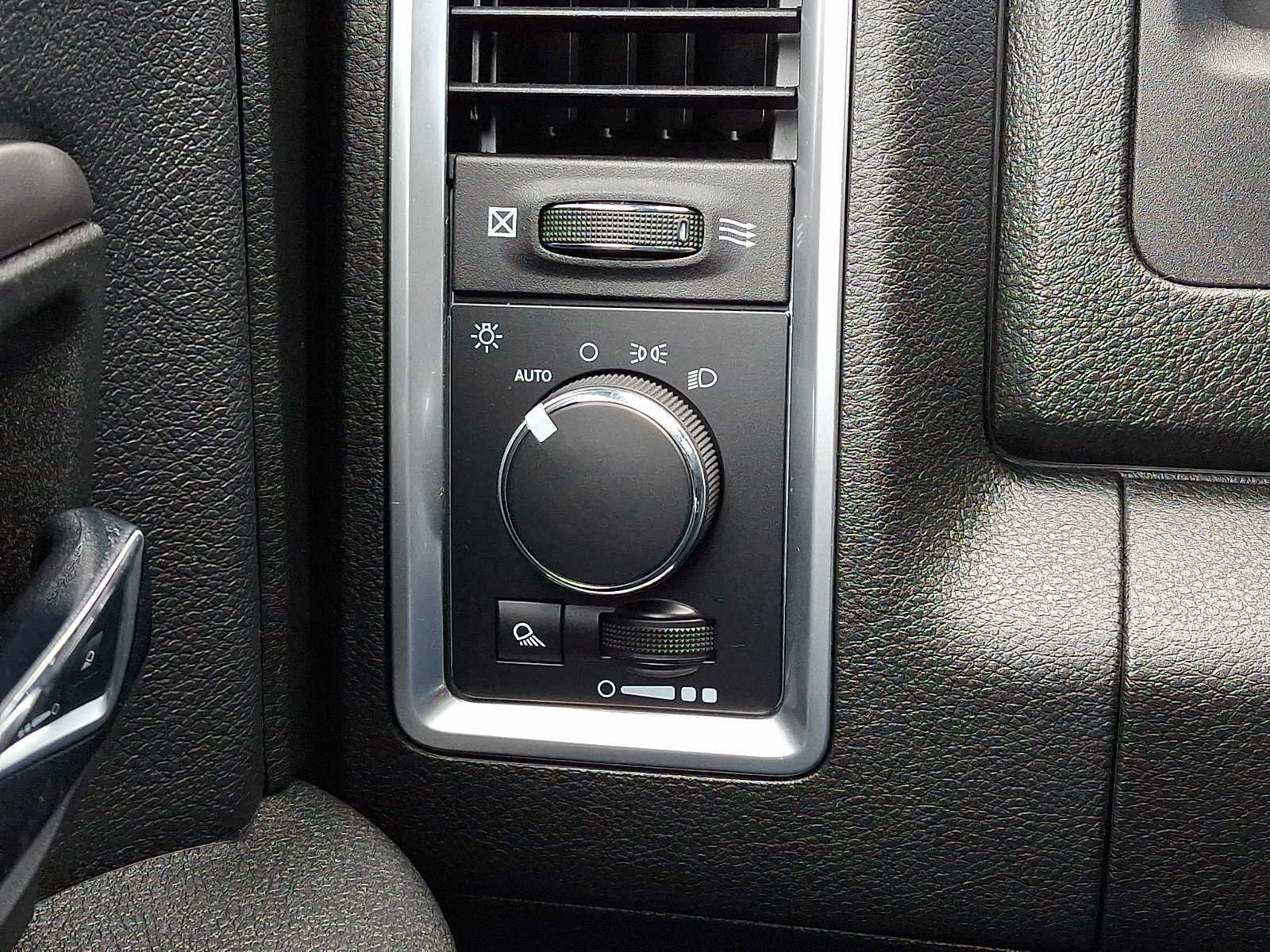 Certified 2021 RAM 1500 Warlock AWD/4WD image 25
