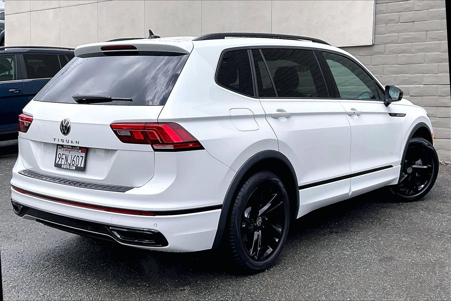 Certified 2023 Volkswagen Tiguan SE R-Line FWD image 11