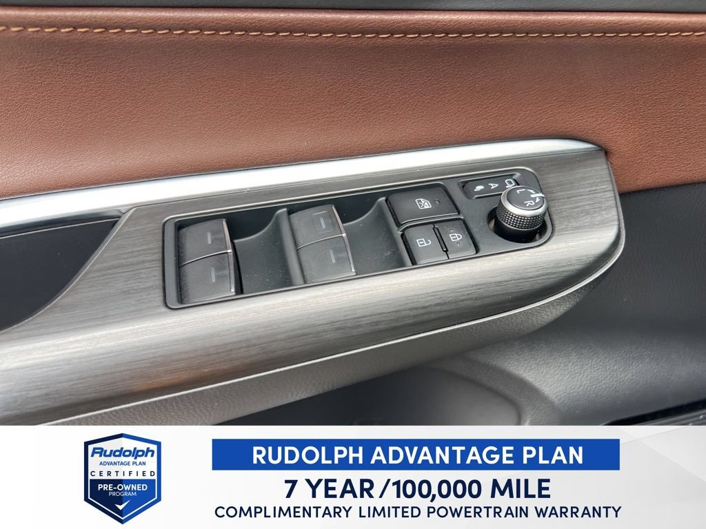 Used 2024 Toyota Venza AWD/4WD image 29