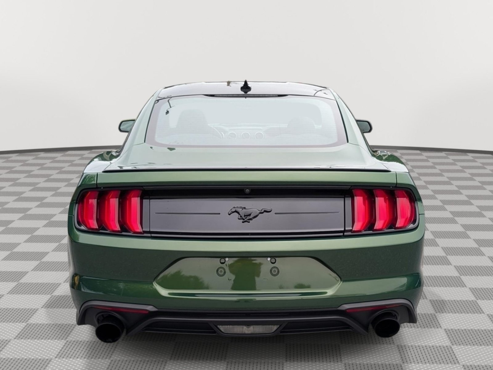 Used 2022 Ford Mustang Coupe w/ Black Accent Package RWD image 4