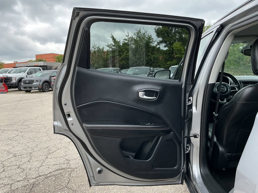 Used 2019 Jeep Compass Latitude AWD/4WD image 14