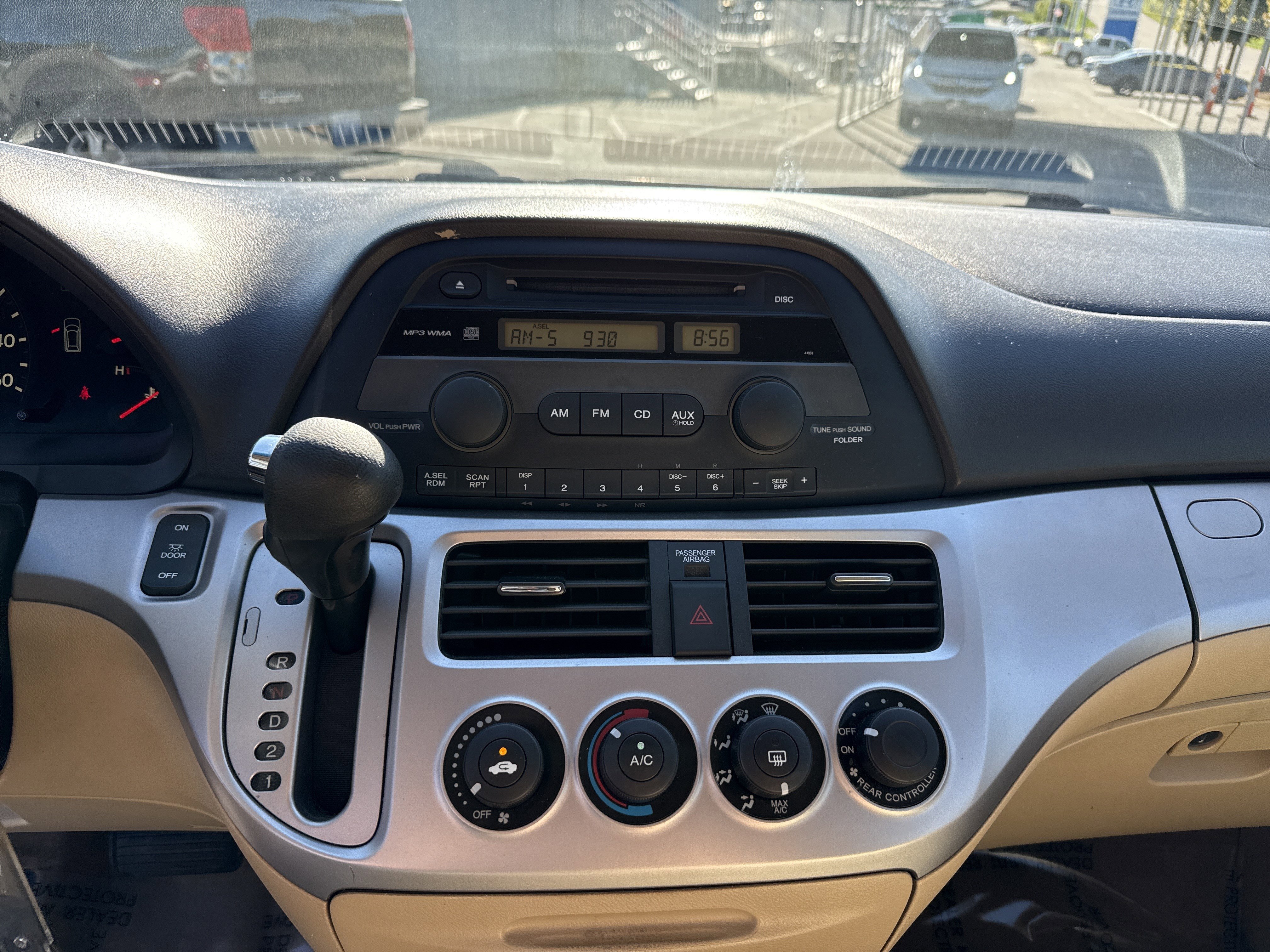 Used 2010 Honda Odyssey LX image 24