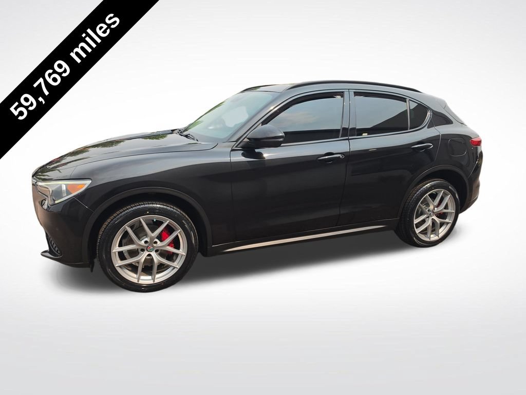 Used 2018 Alfa Romeo Stelvio Sport w/ Quick Order Package 22J Sport AWD/4WD image 2