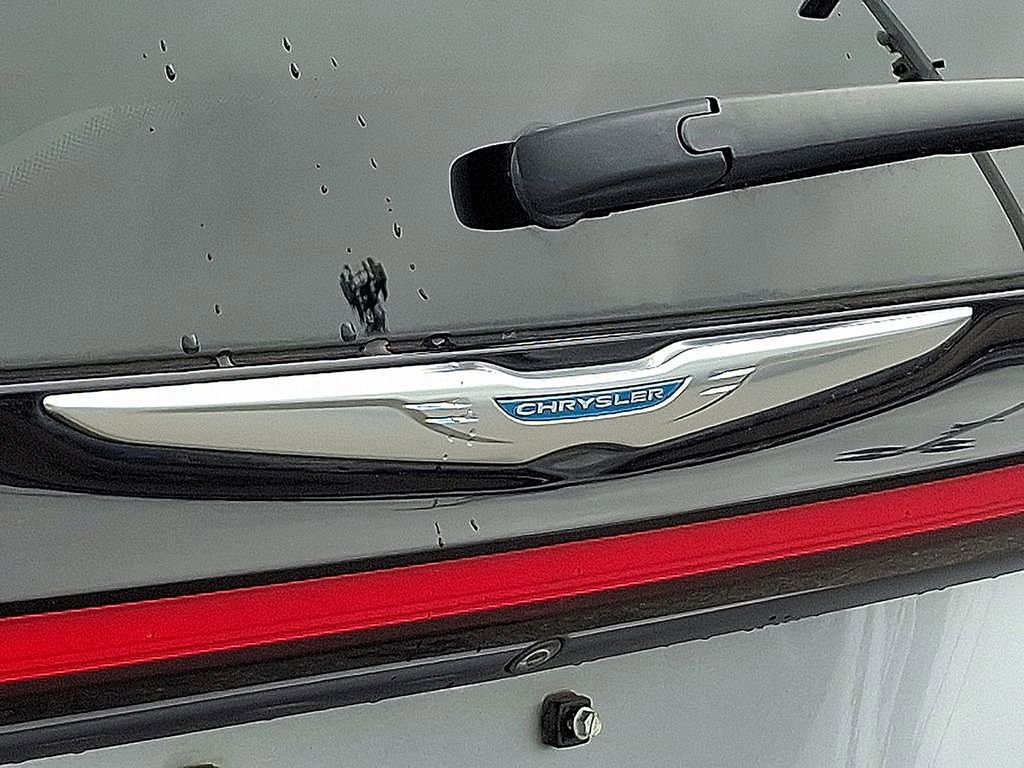 Used 2021 Chrysler Pacifica Limited w/ Premium & Safety Sphere Group image 33