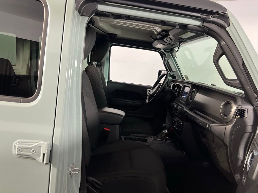 Used 2023 Jeep Wrangler Unlimited w/ Cold Weather Group image 33